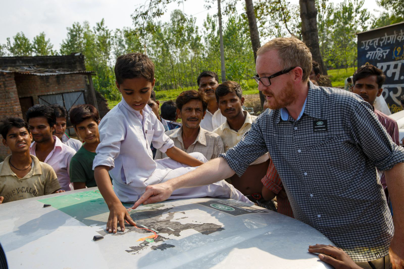 Illustration for article titled Land Rover Completes World’s First Hybrid Expedition Along Silk Trail From Solihull To Mumbai